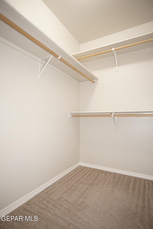 Building Photo - 14206 Otter Point Ct
