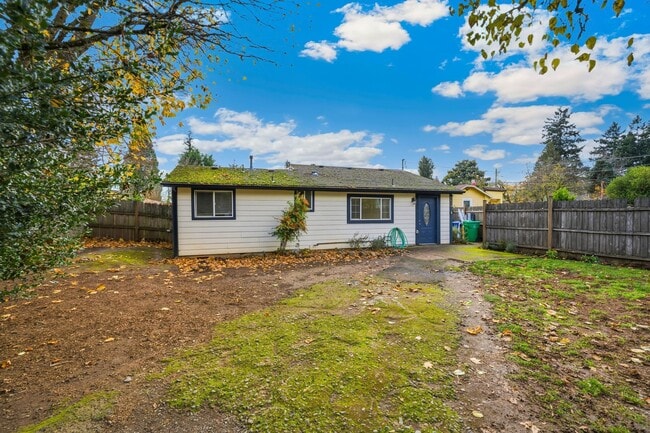 Building Photo - 6830 SE 50th Ave