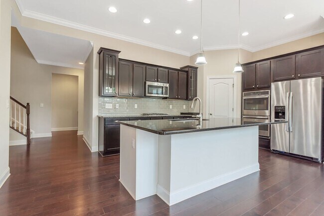 Building Photo - Beautiful Holly Springs Home