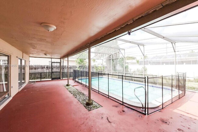 Building Photo - 8469 Windsor Dr