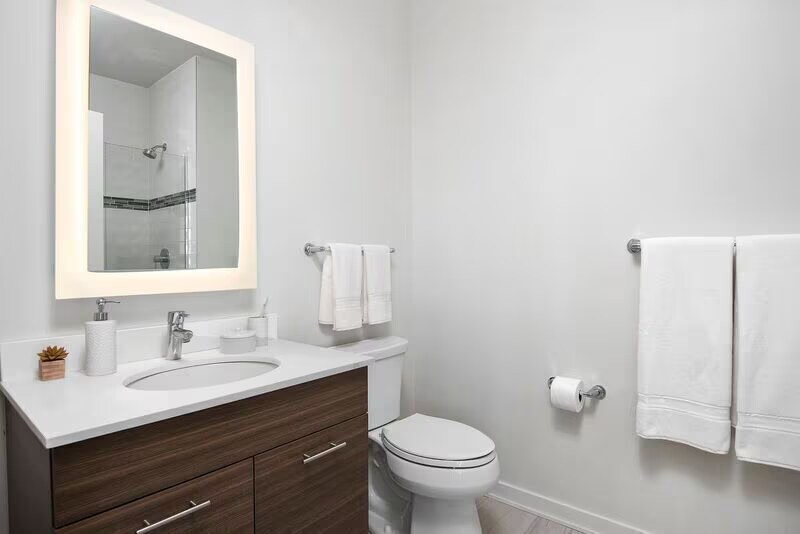 Building Photo - 339 W Chestnut St