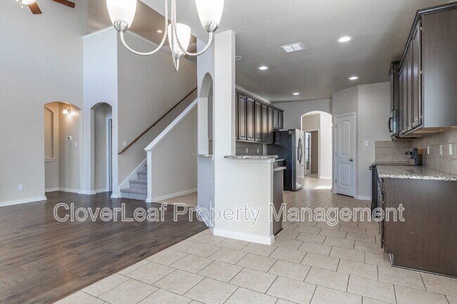 Building Photo - 5167 Top Ridge Ln