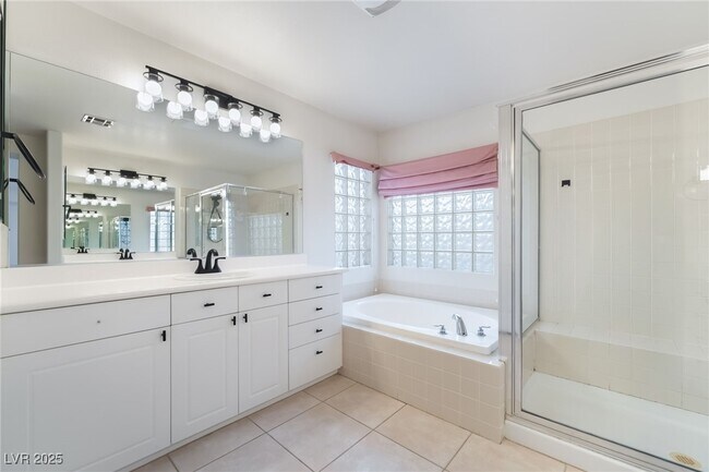 Building Photo - 299 Queen Creek Cir