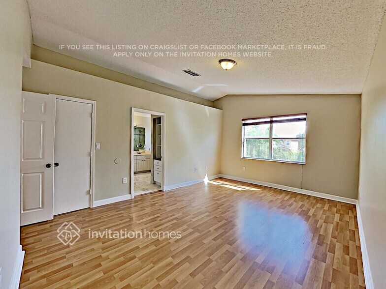 Building Photo - 15250 SW 51st St