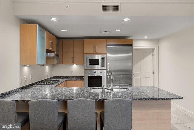 Building Photo - 801 Key Hwy