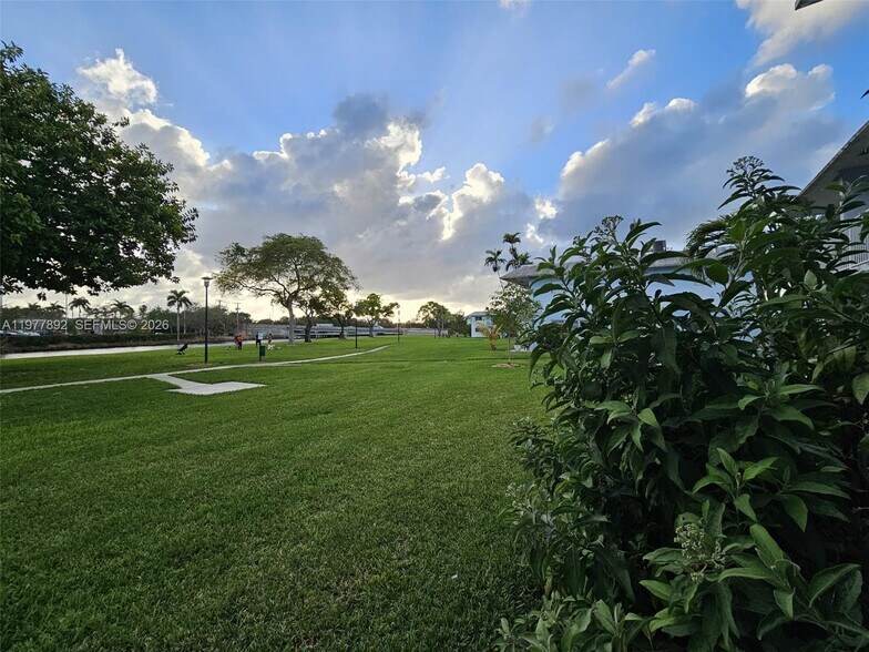 Building Photo - 7570 SW 82nd St