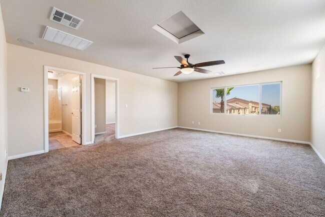 Building Photo - Upgraded Tri-Level Home on a Cul-de-Sac Lot in Southwest