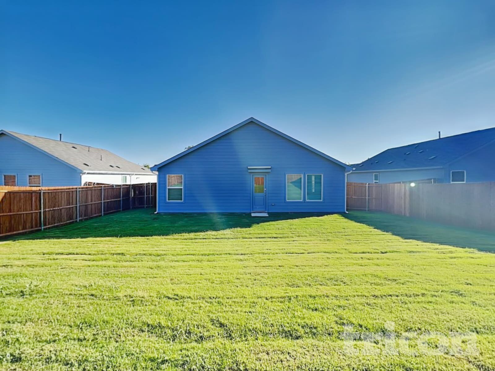 Building Photo - 1624 Parlier St