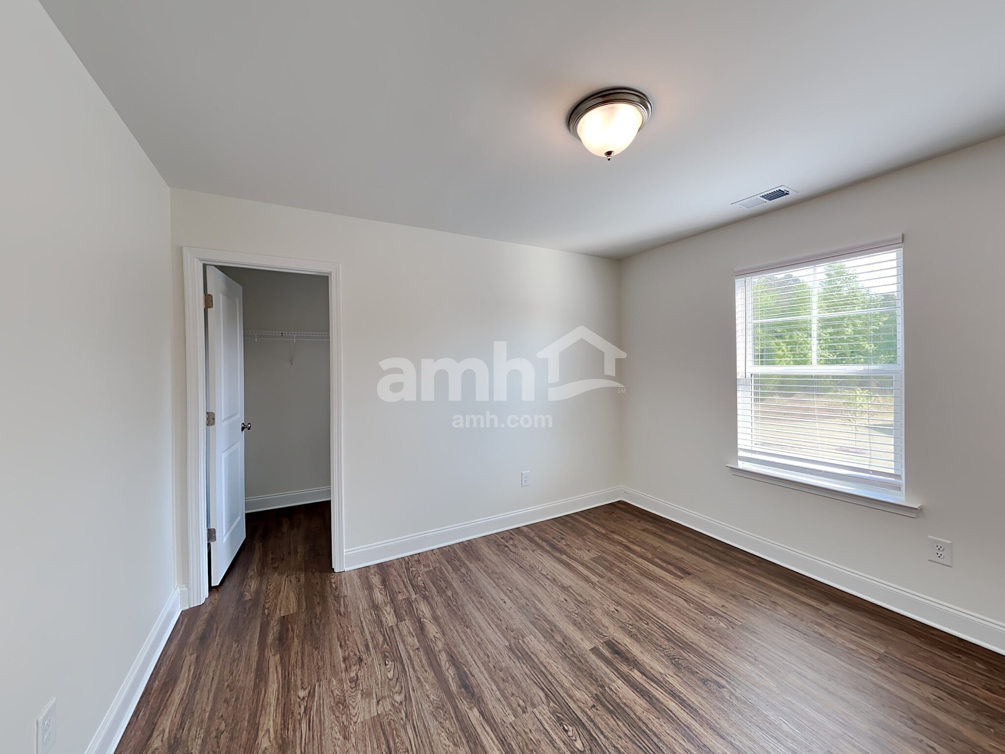 Building Photo - 5160 Smithbriar Dr