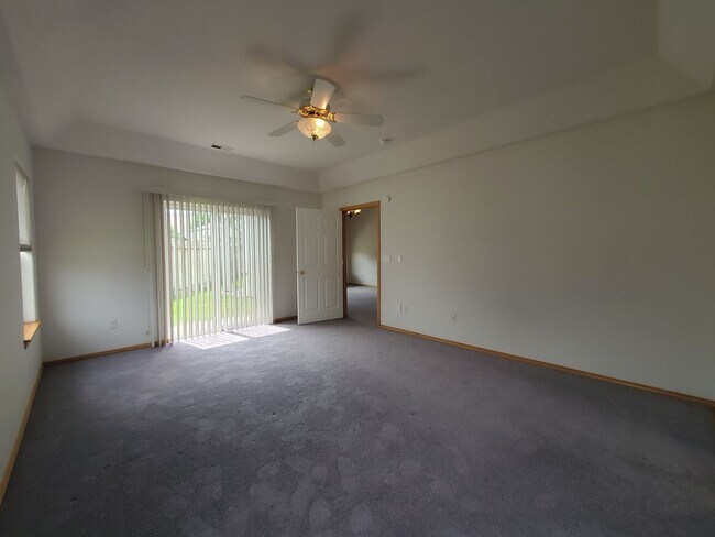 Building Photo - Beautiful South Richland 3-Bedroom Rambler with Open Floor Plan & Spacious Primary Suite!