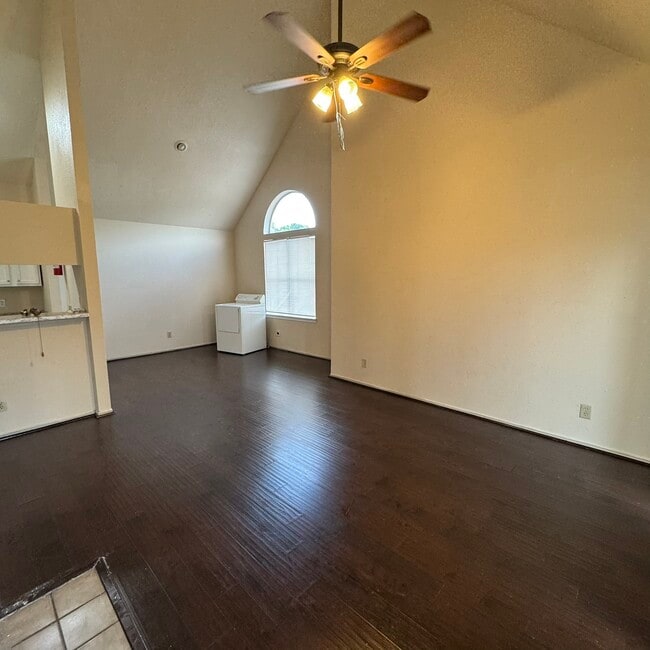 Building Photo - 14550 Fonmeadow Dr