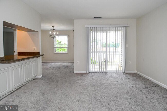 Building Photo - 114 Westwick Ct