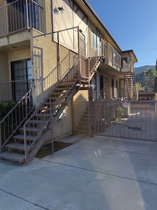 Building Photo - 3228 Honolulu Ave