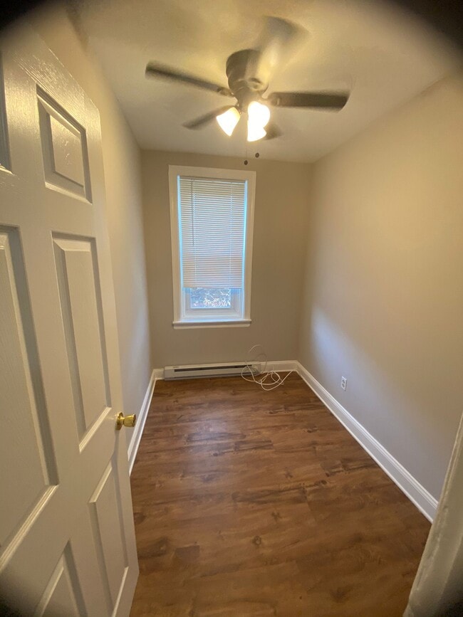 Building Photo - 5917 Irving St