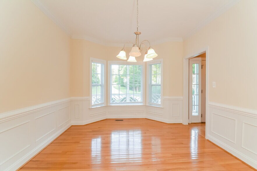 Building Photo - 235 Manchester Trail