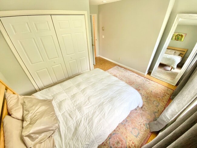 Building Photo - 3 Bedroom Home Colchester Available 8/15th!