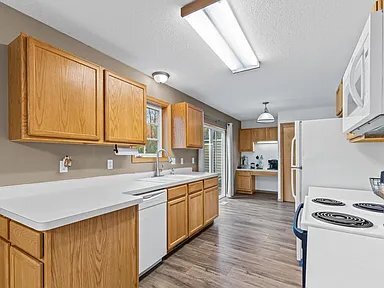 Building Photo - 10783 Tamarack Cir
