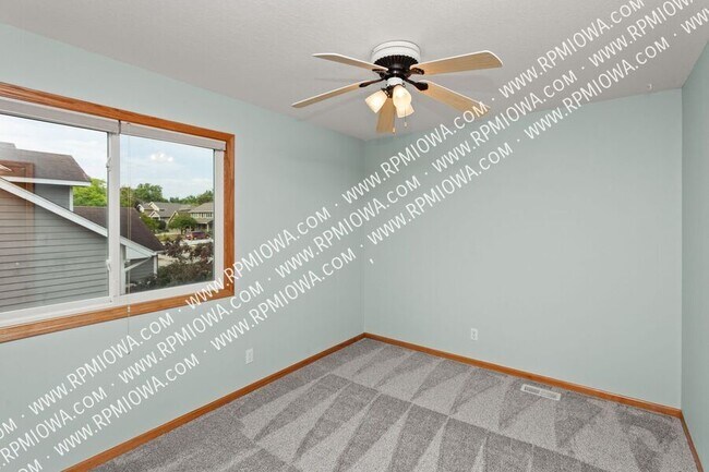 Building Photo - 8912 Highland Oaks Dr