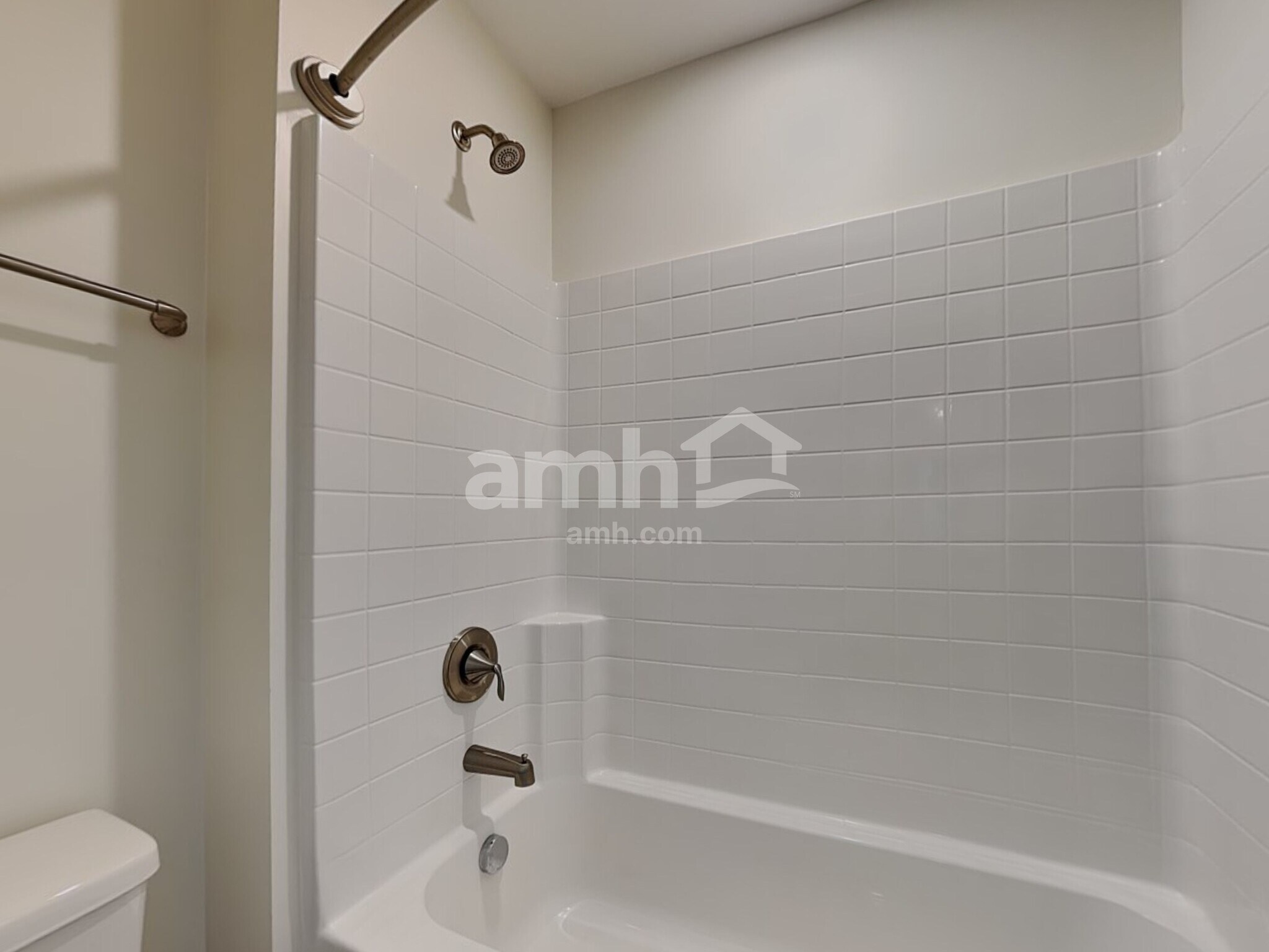 Building Photo - 4934 Trayton Ave