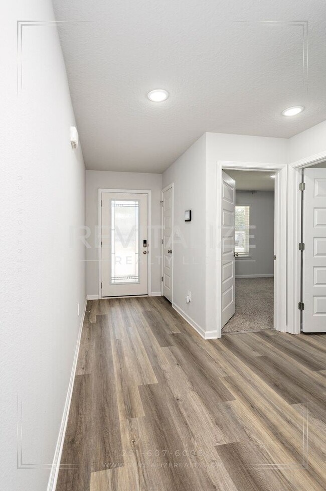 Building Photo - Smart 4 Bd / 2 Ba Home in West Mobile Gated Community