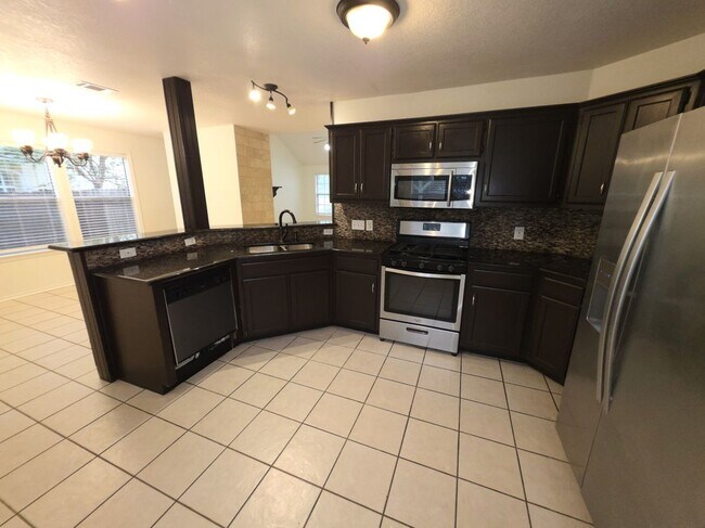 Building Photo - 1600 Hollow Tree Blvd