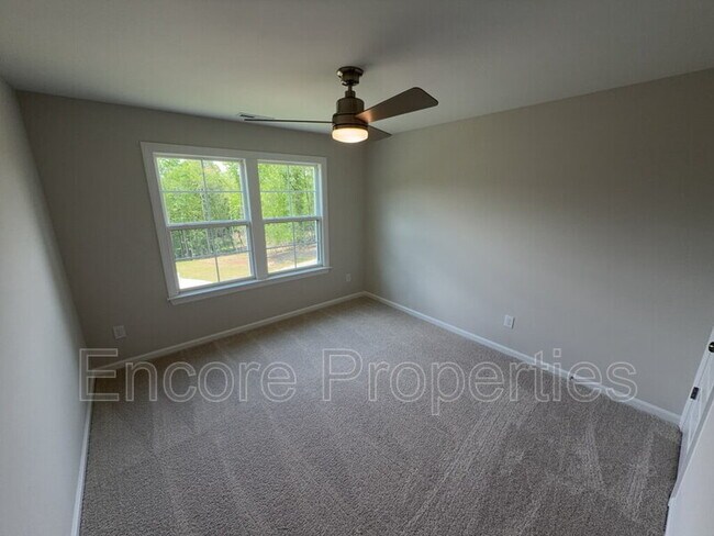 Building Photo - 135 Little Gem Ln