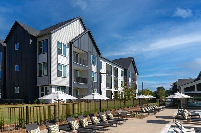 Building Photo - 3890 Floyd Rd