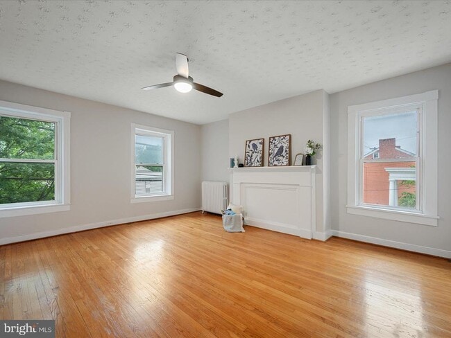 Building Photo - 325 N Braddock St