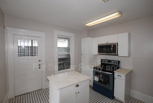 Building Photo - 1525 Osceola St