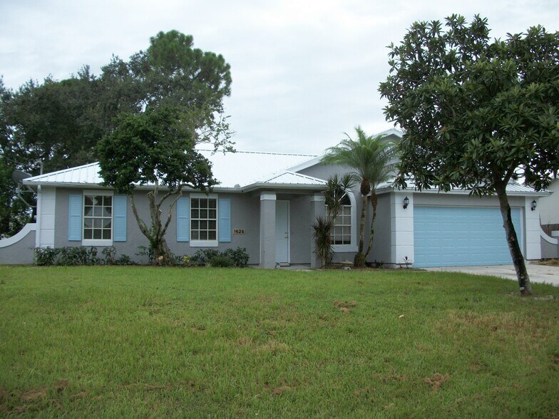 Building Photo - 1626 SW Bascom Ave