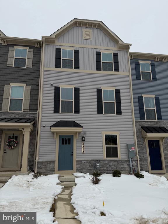 Building Photo - 9313 Klamath Ct