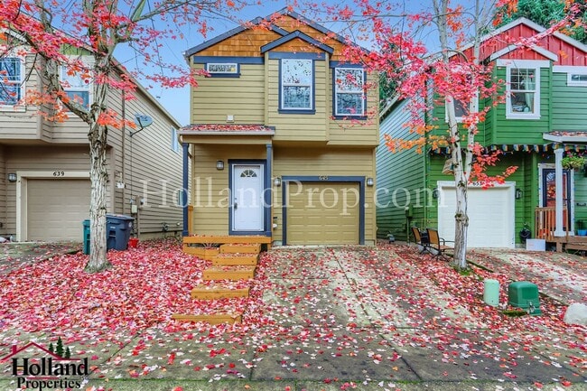 Primary Photo - Charming Two-Level Home in Great Hillsboro Location!