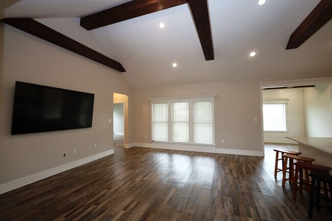 Building Photo - 3973 Valiant Ct