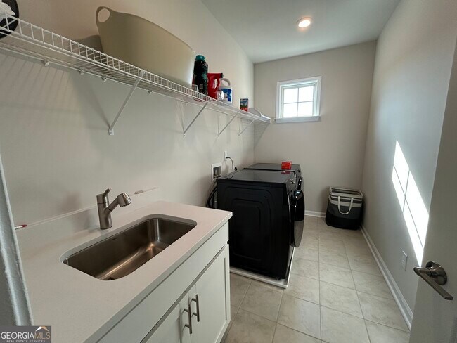 Building Photo - 8525 Tennyson Trce