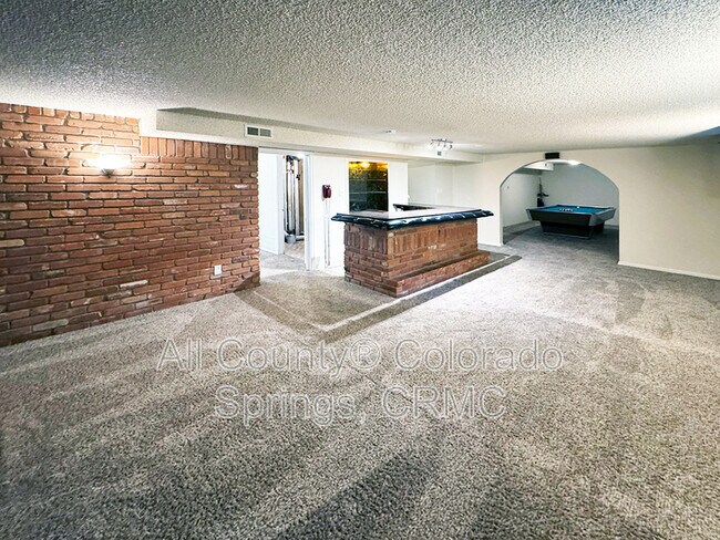 Building Photo - 2122 Meyers Ave