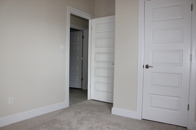 Building Photo - 108 White Dunes Dr
