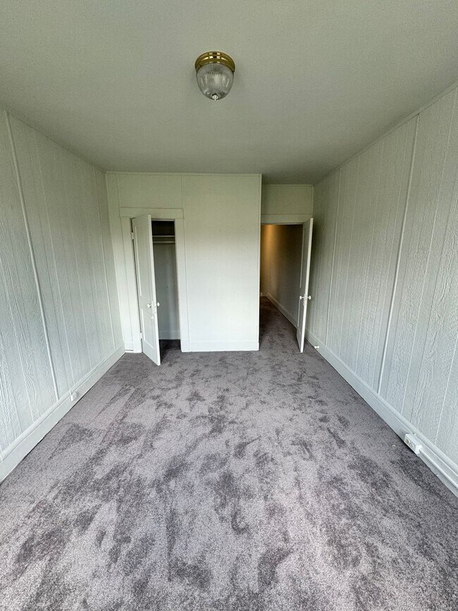 Building Photo - Rowhome for rent in Baltimore!