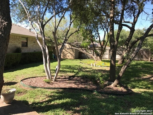 Building Photo - 13851 Susancrest Dr