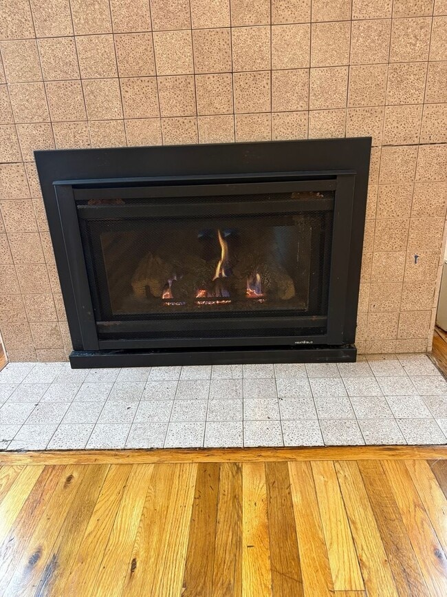 Building Photo - Beautiful Two Bedroom House Near Woodstock and Foster Districts