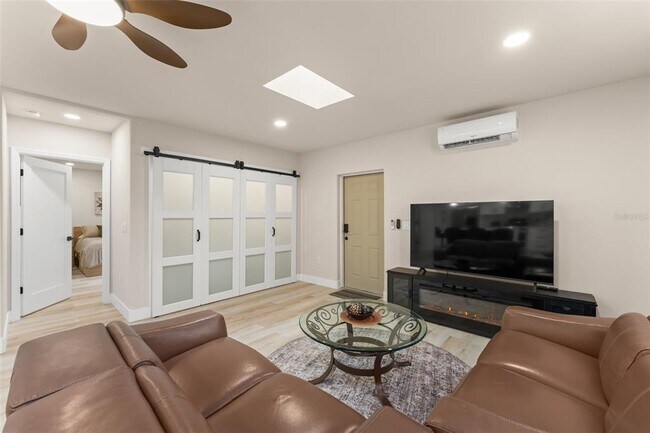 Building Photo - 5028 Autumn Ridge Ln