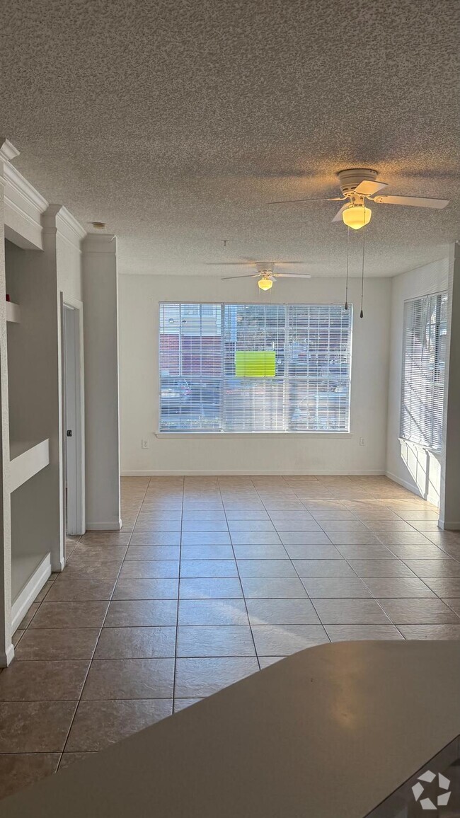 Building Photo - 13103 Mulberry Park Dr
