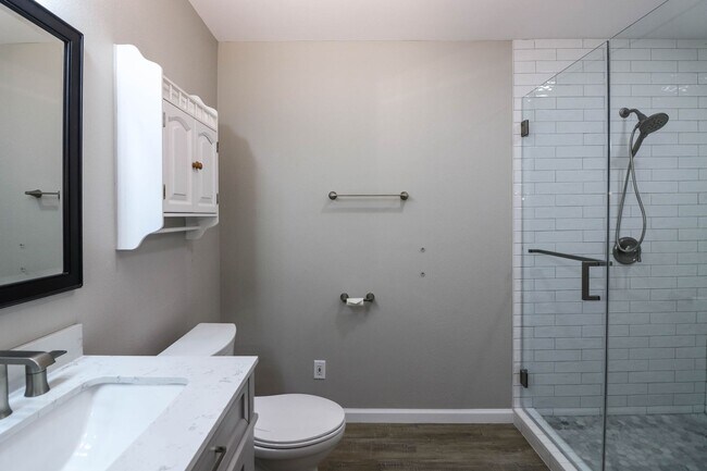Building Photo - Total Remodel in Bentree - 3bed 2 bath!