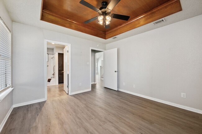 Building Photo - 2109 Boxwood Path