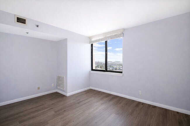 Building Photo - 3525 Sage Rd