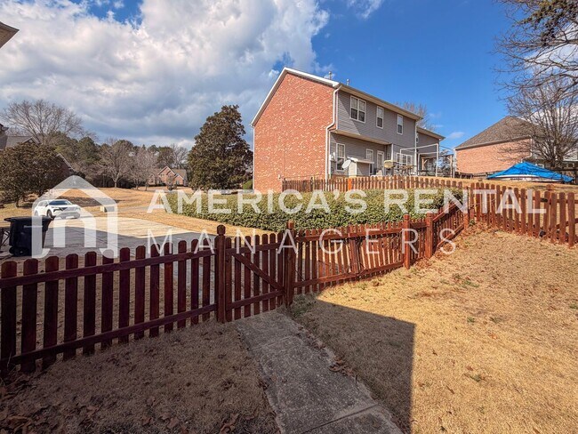 Building Photo - JUST LISTED - Spacious Five Bedroom Residence in Meadowbrook!