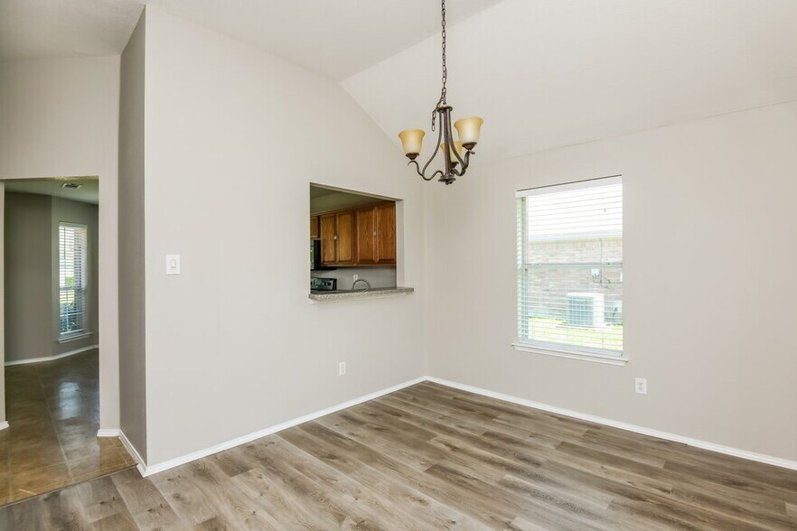 Building Photo - 1012 James Donald Ln