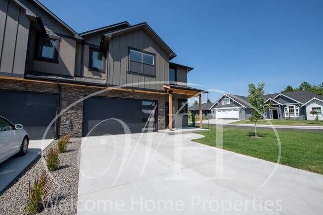 Primary Photo - Garrison Duplex