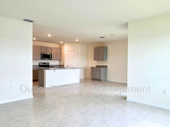 Building Photo - 2877 Sunridge Lp