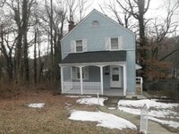 Building Photo - 6 Royal Oak Ave