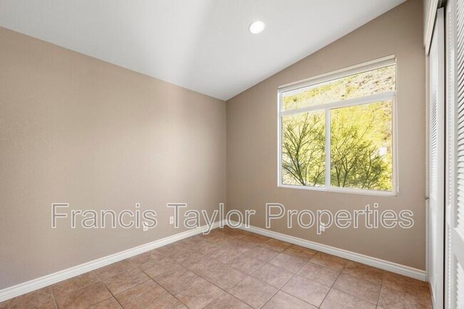 Building Photo - 29870 Platanus Dr